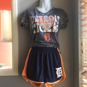 DETROIT TIGERS BUNDLE!!